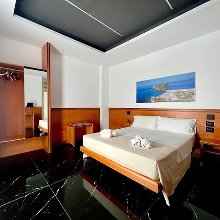 Hotel Tea Deluxe - Praia Praia a Mare Buitenkant foto
