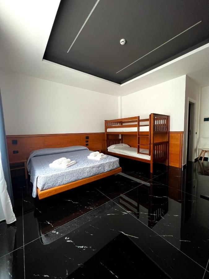 Hotel Tea Deluxe - Praia Praia a Mare Buitenkant foto